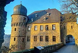 Eingagstor der Burg Lichtenberg