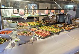 Leckeres Büfett im Restaurant der Jugendherberge Bacharach