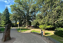 Außengeländer der Jugendherberge Hochspeyer