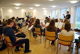 Musikgruppe probt in der Jugendherberge