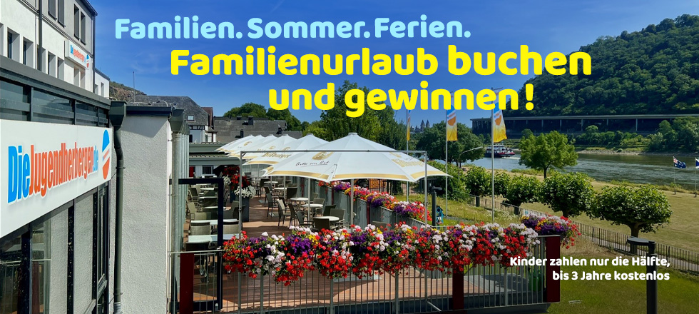 Familie besucht die Jugendherberge