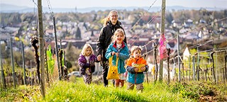 Ostereiersuche beim Familien-Osterprogramm