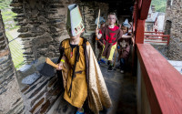 Burgleben. Ritter auf der Burg.